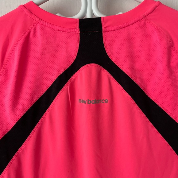 NEW BALANCE women’s short sleeve performance top – size Medium. - Picture 6 of 9